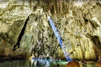 Viva a Emoção da Flutuação no Abismo Anhumas: Aventura Subaquática em Bonito, MS